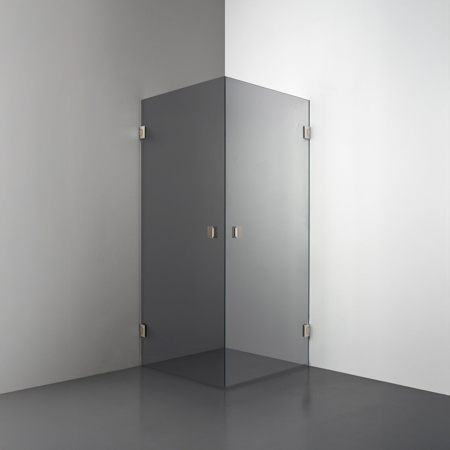 ROOH R4 Duschhörna Dörr + Dörr i röktonat glas med beslag i borstad nickel och knopp