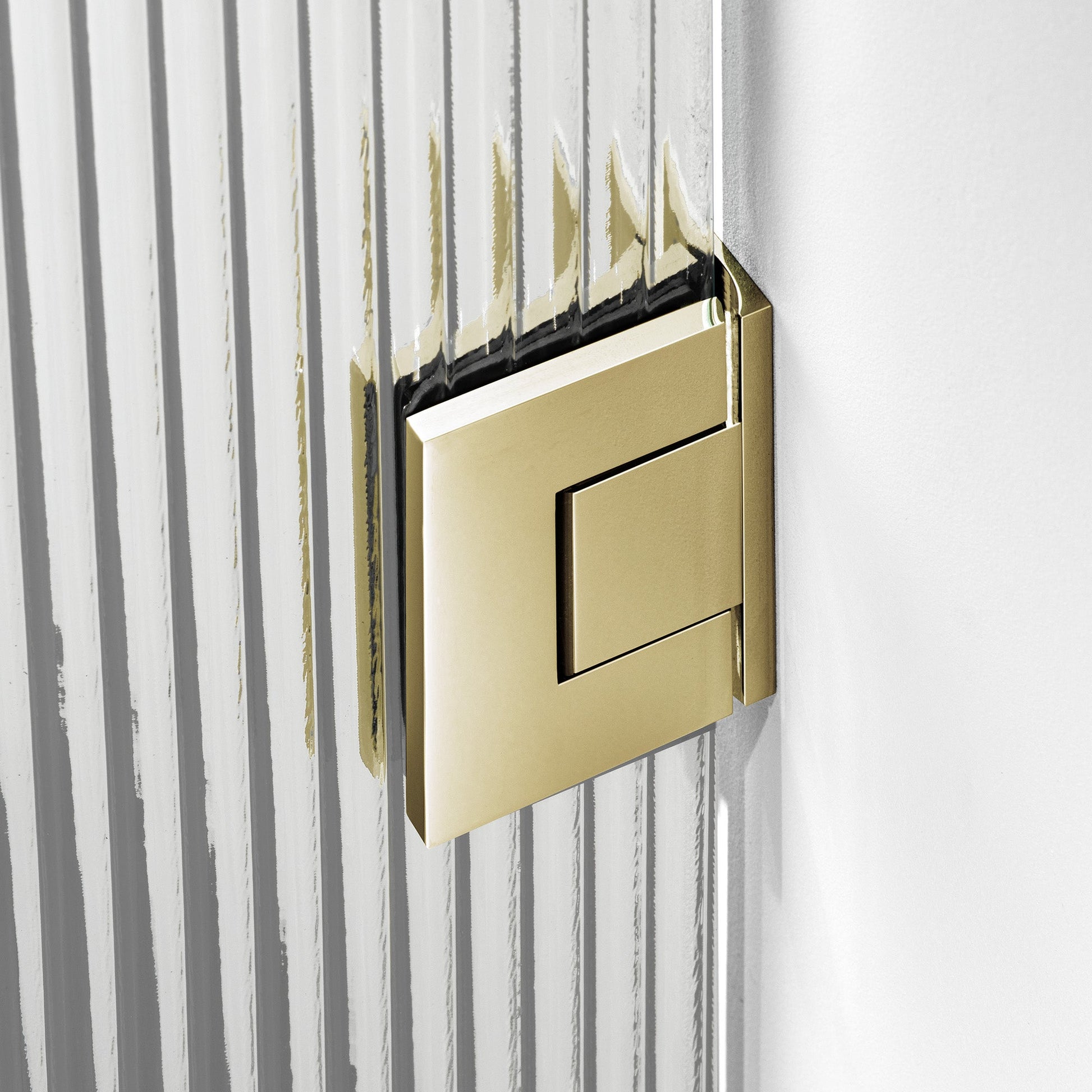 ROOH R4 gångjärn och beslag i honungsguld med knopp