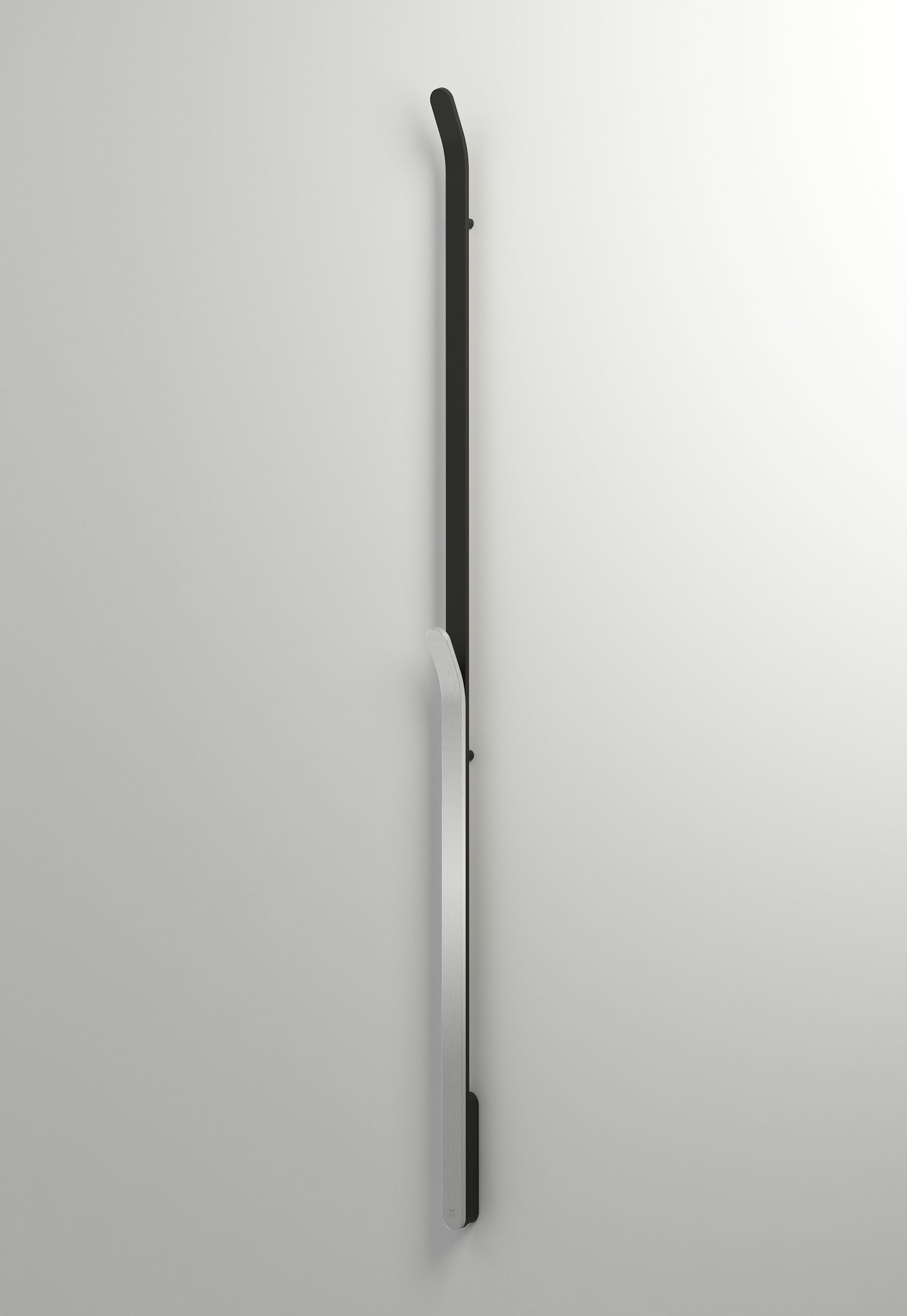 INR Handdukstork Bow i Brushed Black / Matte Brushed (art.nr 80000641). Bild: INR