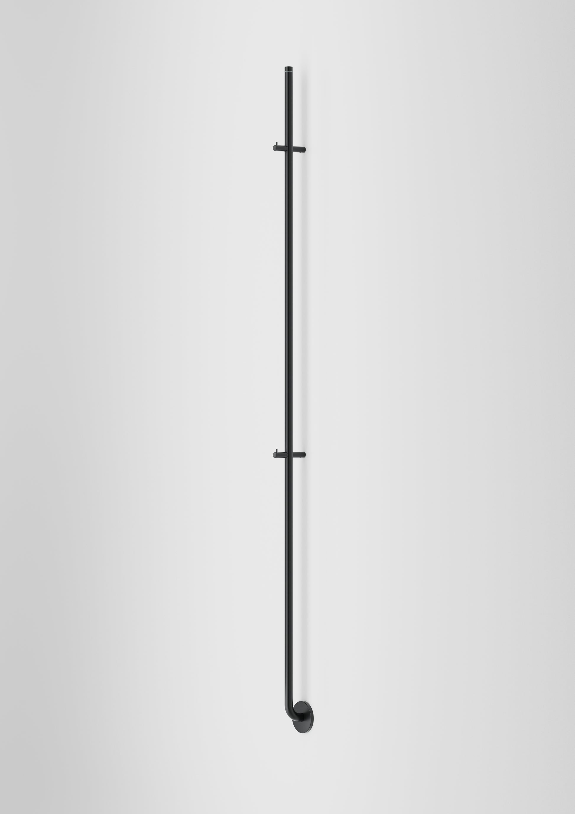 INR Handdukstork Line i Matte Black (art.nr 80001502). Bild: INR