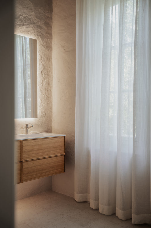 Exempel: Core Nema (tidigare Sense) Unlimited 70+60+70 i Natural Oak med spegel Plate – sammansatt av units. Bild: INR